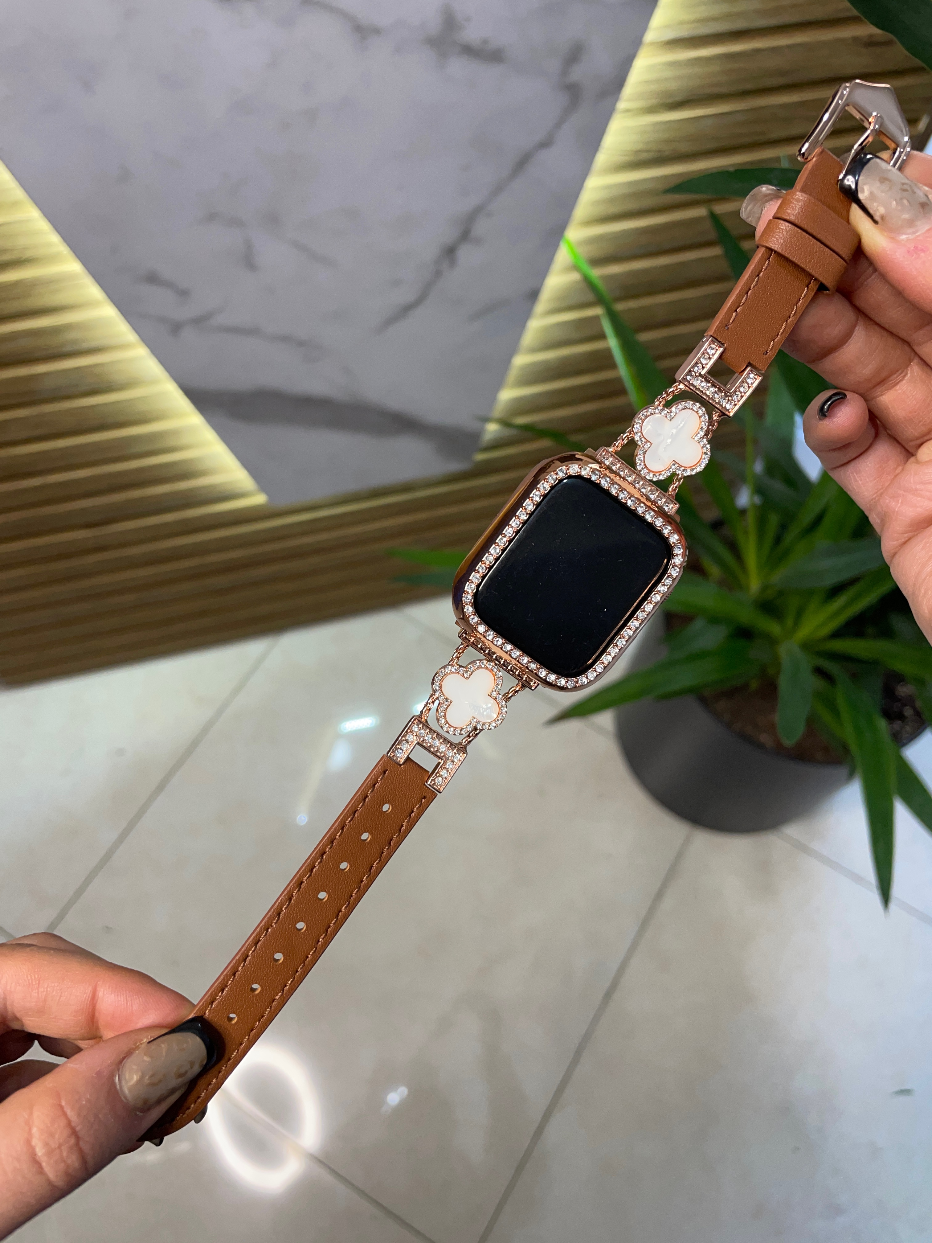 بند اپل واچ مدل ونکلیف چرمی سلطنتی BA1025